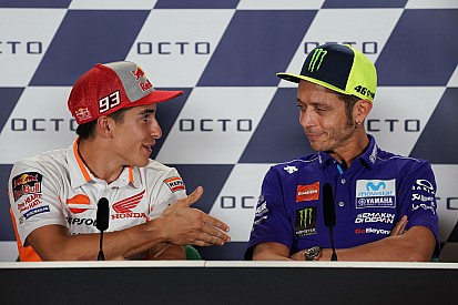 Rossi le niega las paces a Márquez