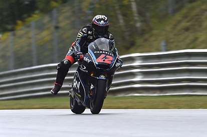 Bagnaia supera Oliveira e volta à liderança da Moto2