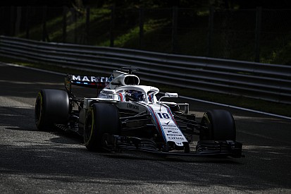 Stroll: Kaskımın içinde kıkırdıyordum!