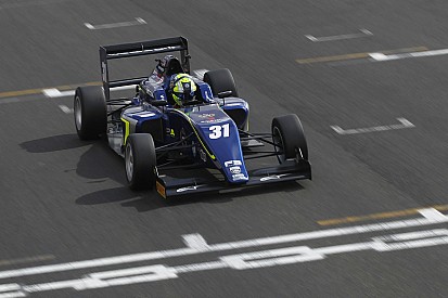 Rockingham BF3: Norris wins Race 1 after thrilling battle with Collard