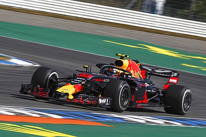 Verstappen es el primer piloto que dobla a fondo en la curva 1 de Hockenheim