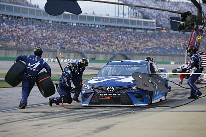 Труэкс одержал четвертую в году победу в NASCAR Cup
