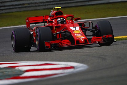 Hamilton cree que la versatilidad de Ferrari es "muy extraña"