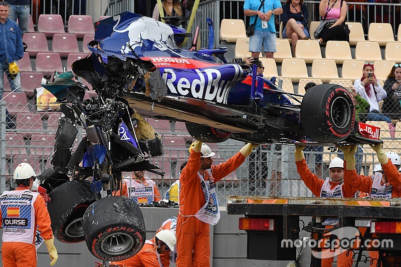 Heftiger Crash von Hartley: Toro Rosso bricht danach auseinander
