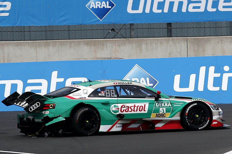 Відео: дві машини вщент розбились на старті гонки DTM на Лаузіцринзі