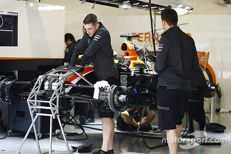 Видео: 3D-принтер, на котором McLaren изготавливает детали