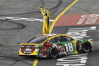 Kyle Busch vince anche a Richmond: è il terzo successo di fila!