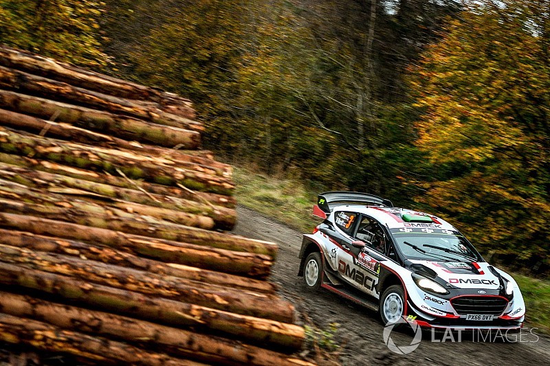 Galler WRC: Yerel kahraman Evans cuma sabahının lideri oldu