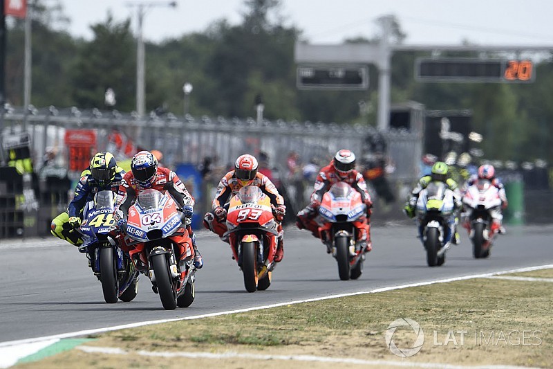 Dovizioso tried to break up Brno pack with