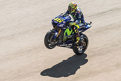 Rivals laud injured Rossi's "incredible" Aragon performance