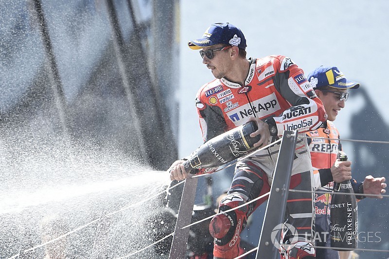 Biaggi sobre Lorenzo: “Un campeón, aunque cambie de moto, sigue siendo un campeón”