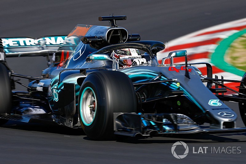 Особый подход Mercedes: почему их новая машина так похожа на старую?