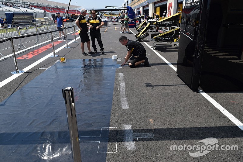 Novità Renault: ecco perché la piazzuola del pit stop è stata angolata in pit lane
