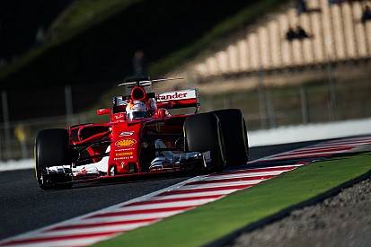 Hamilton: "Ferrari es favorito en este momento"