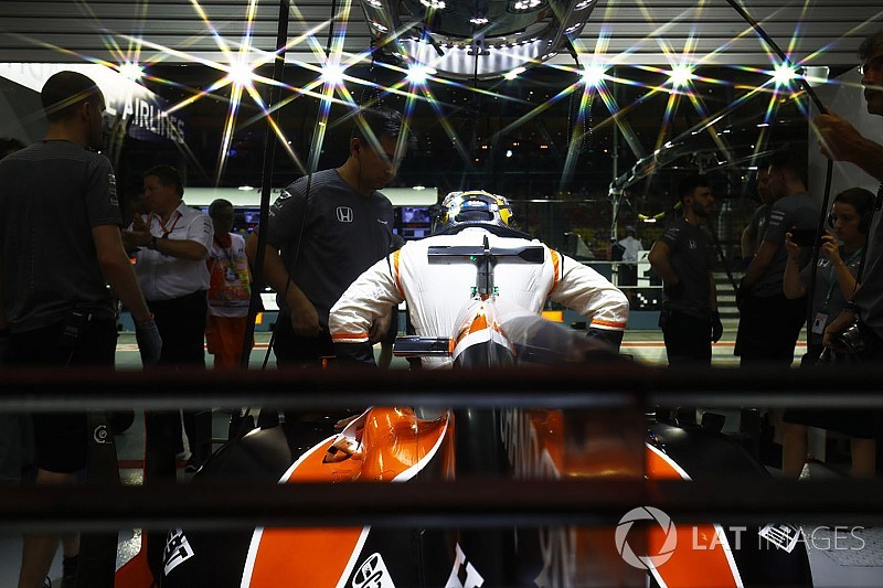 Kulisszatitkok: A McLaren 300 millió eurót bukik a Honda miatt