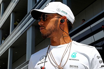 Hamilton explica por qué sufrió en Rusia y Mónaco
