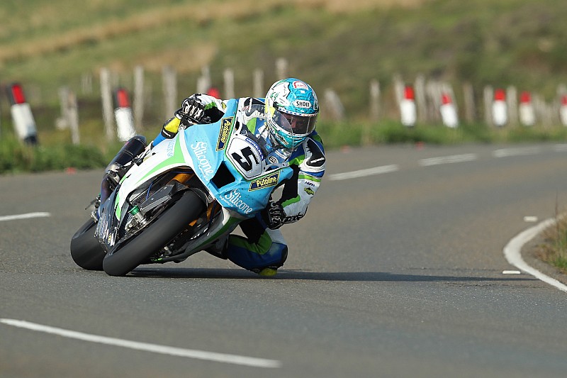Isle of Man TT 2018: Rundenrekord im Superbike-Rennen
