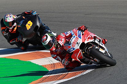 Lorenzo: “Primero nos prohibieron las alas y ahora los test”