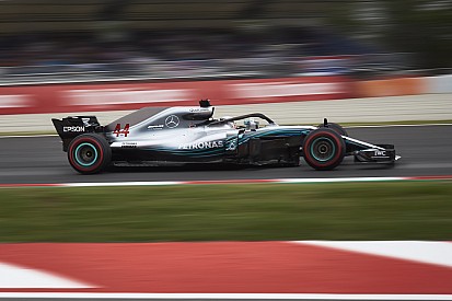 Mercedes bantah desak Pirelli ubah spek ban F1