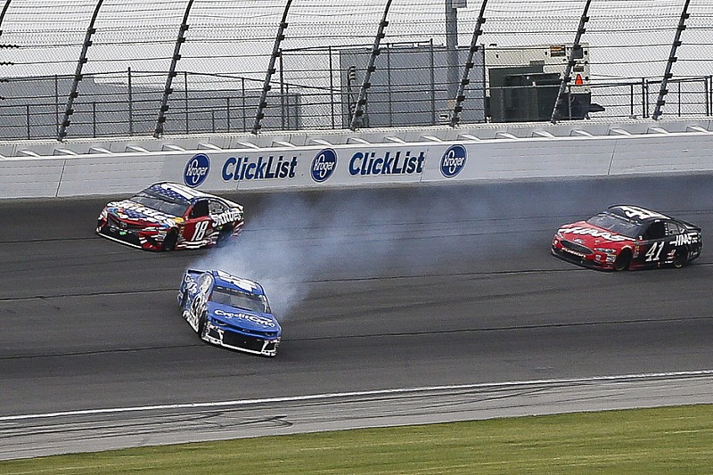 Kyle Busch gewinnt beinhartes Chicago-Duell gegen Kyle Larson