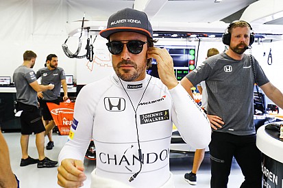 Алонсо проаналізує дані Renault перед підписанням угоди з McLaren