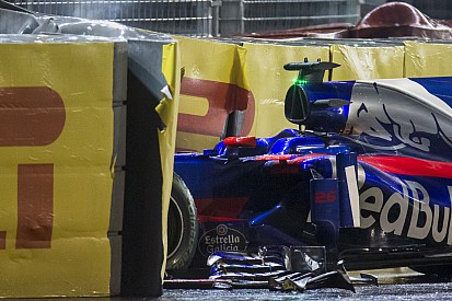Kvyat és az újabb KO: falban a Toro Rosso