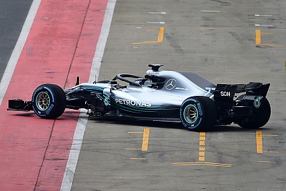Foto pertama mobil F1 2018 Mercedes, W09