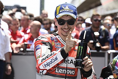 MotoGP Barcelona: Lorenzo rahat şekilde kazandı!