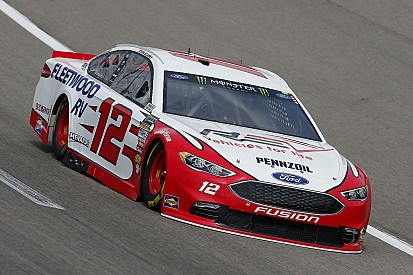 Ryan Blaney holds off Kevin Harvick to win Stage 1 at Kansas