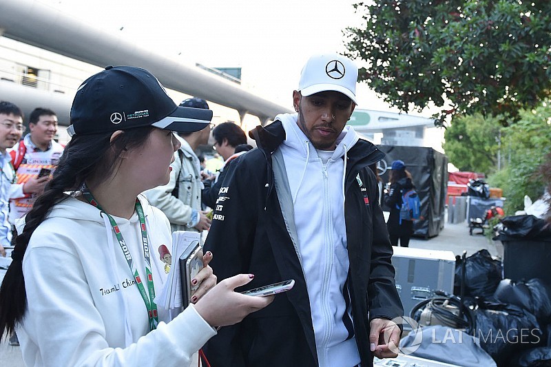 Hamilton: Kendimi araçta rahat hissetmiyorum