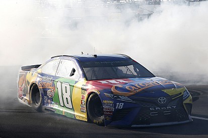 Буш одержал победу в гонке NASCAR в Поконо с 28-го места на старте