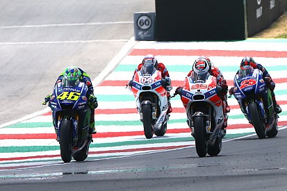 Valentino su Lorenzo: "Non è facile continuare a credere in se stessi"