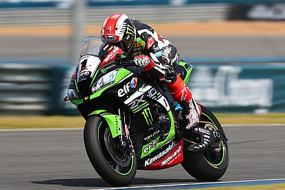 Rea se exhibe en la primera carrera en Tailandia