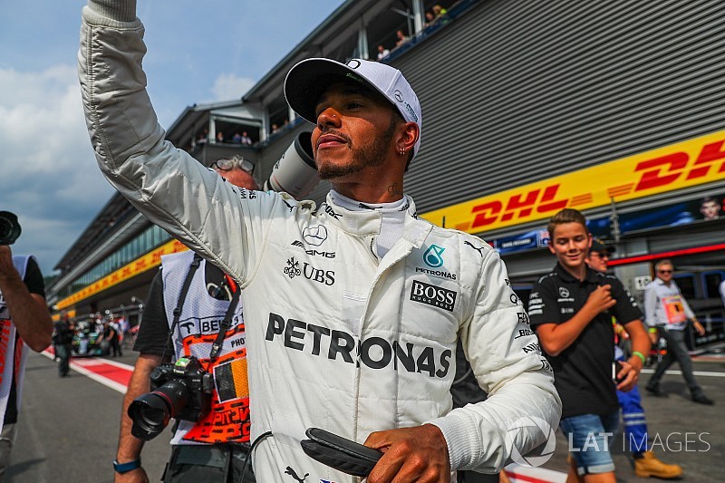 Egy videóban Hamilton és Schumacher 68 rajtelsősége