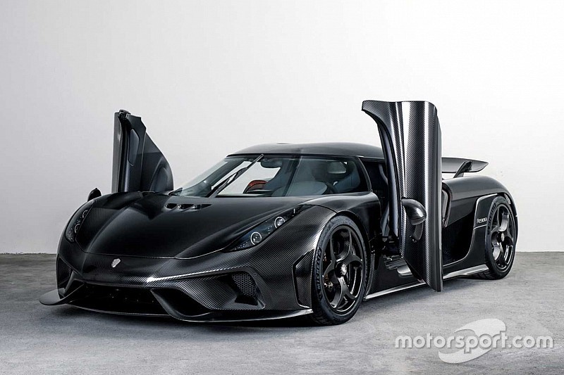 Une Koenigsegg Regera avec finition en fibre de carbone Une Koenigsegg Regera avec finition en fibre de carbone