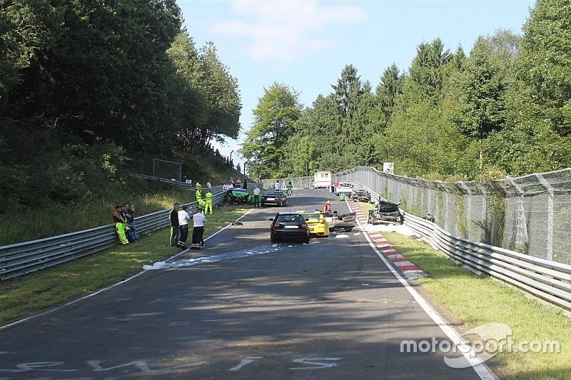 Diez heridos en día de pruebas en Nordschleife