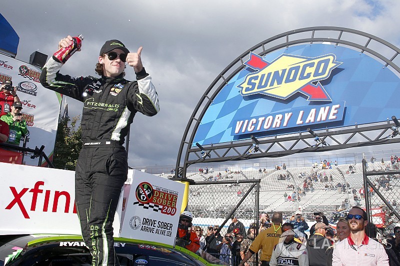 Ryan Blaney domina y gana fácil en Dover