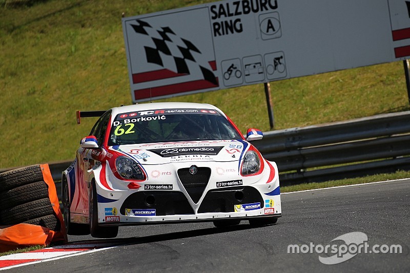 TCR в Австрії: Боркович виграв першу гонку