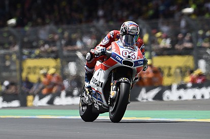 Dovizioso: “Podemos pelear puntualmente, pero la moto nos limita”