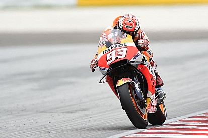 Sepang MotoGP: Rossi crash hands Marquez easy win