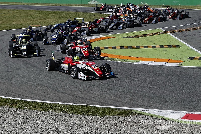 Schumacher F3'teki erken podyuma şaşırdı