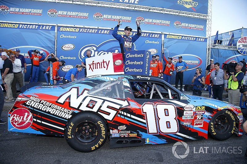 Após erro da equipe de Keselowski, Busch vence em Loudon