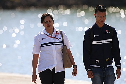 Monisha se lamenta por salida Wehrlein: "tiene el potencial para ser campeón"