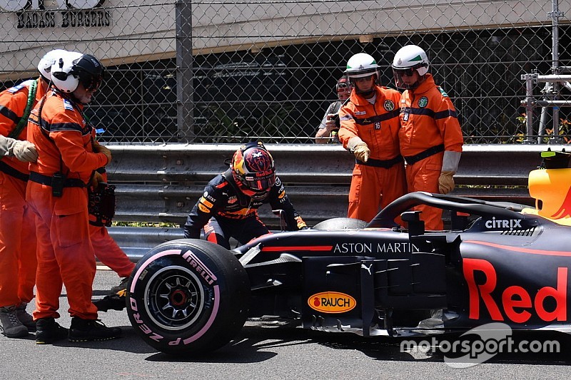Red Bull: il cambio di Verstappen non è rotto, la RB14 si ripara in tempo!