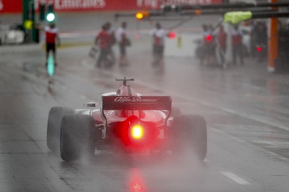Два Sauber и Сироткин возглавили дождевую тренировку Гран При Германии