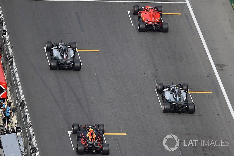 Hamilton: Ferrari ve Red Bull, Mercedes'e kıyasla daha fazla gelişti
