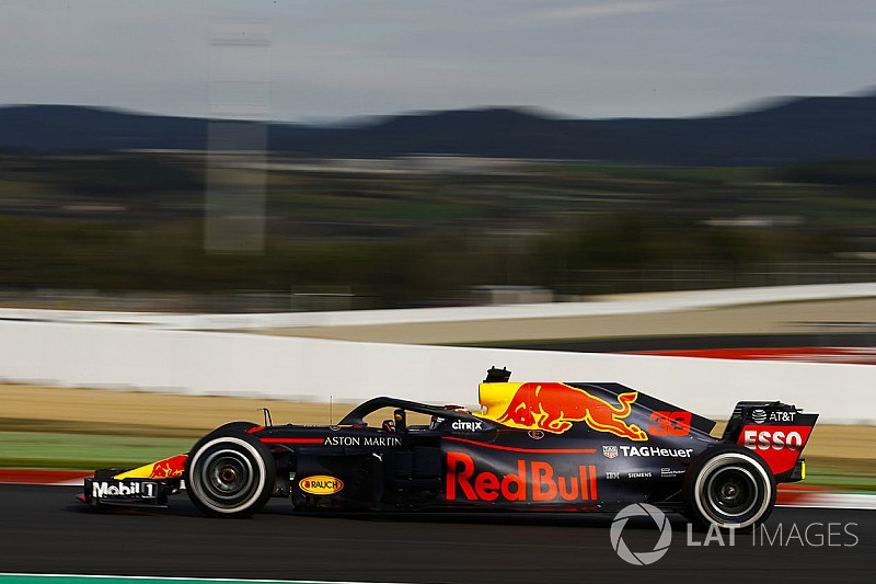 Red Bull відповіла Mercedes на закиди про помилковий вибір пального