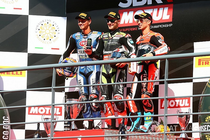 Cuarto doblete de la temporada para Rea y primer podio de Van der Mark con Yamaha