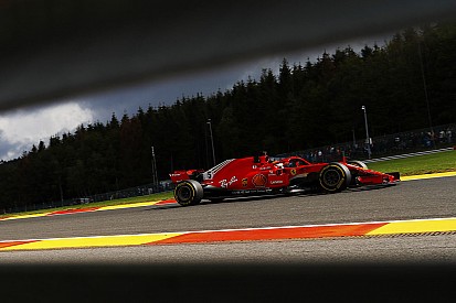 Räikkönen 0,7 Sekunden schneller: Vettel tappt im Dunkeln