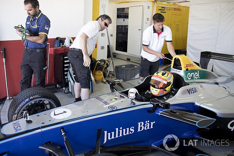 GALERI: Aksi Rio Haryanto di tes Formula E Valencia